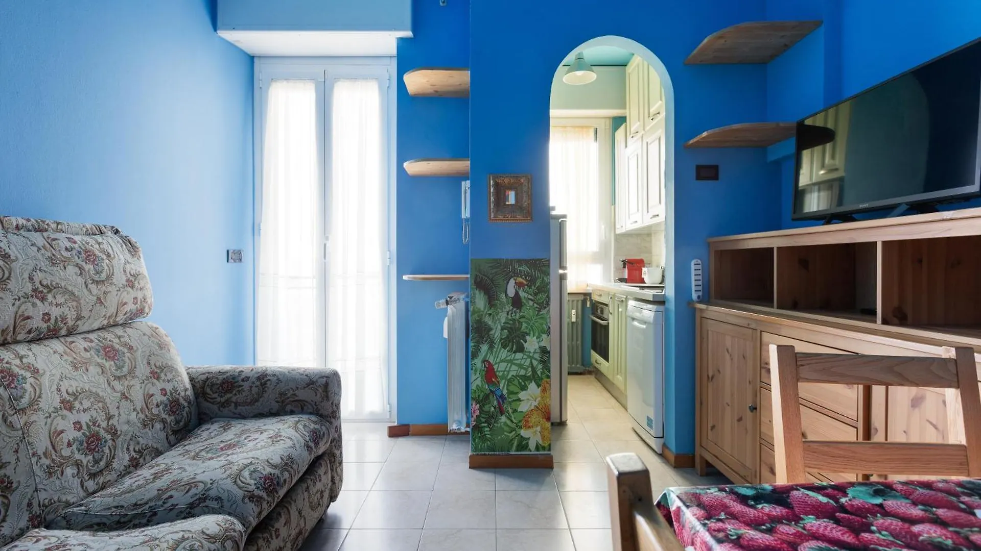 Roomy Apartment With Balcony! Milaan Italië